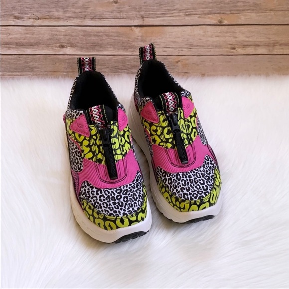 UGG CA805 Zip Safari Sneaker - Picture 4 of 8